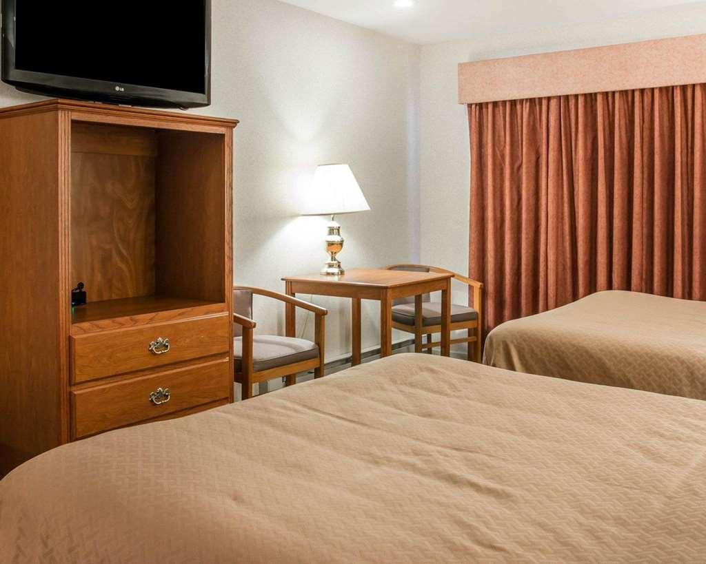 Quality Inn & Suites Beachfront Mackinaw City Pokój zdjęcie